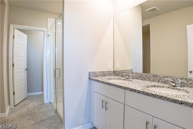 Building Photo - 44229 Saddlewood Ct