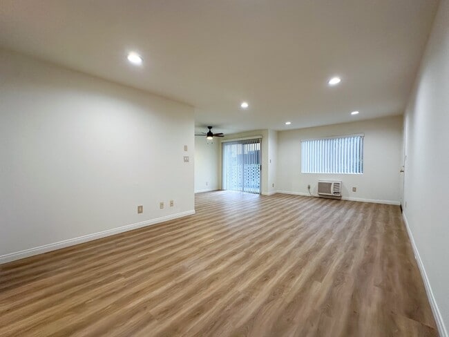 Building Photo - 10140 Mountair Ave