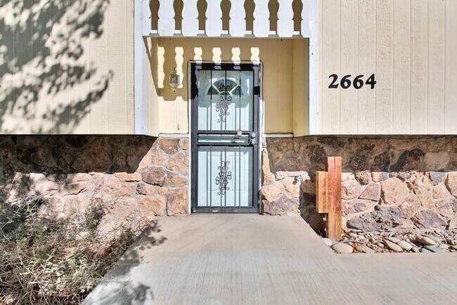 Building Photo - Spacious 5-Bedroom Home in Paradise Hills ...