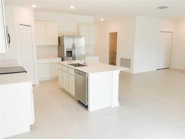 Building Photo - 4802 Katrina Dr