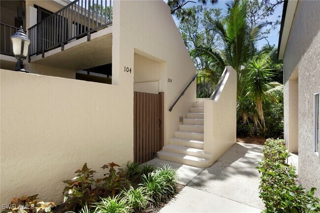 Building Photo - 15400 Cedarwood Ln