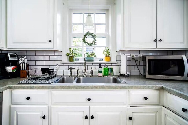 Building Photo - 149 Kready Ave