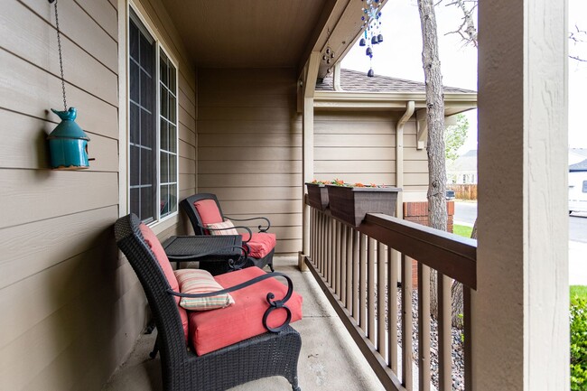 Building Photo - Charming Monument Retreat with  Private Ba...