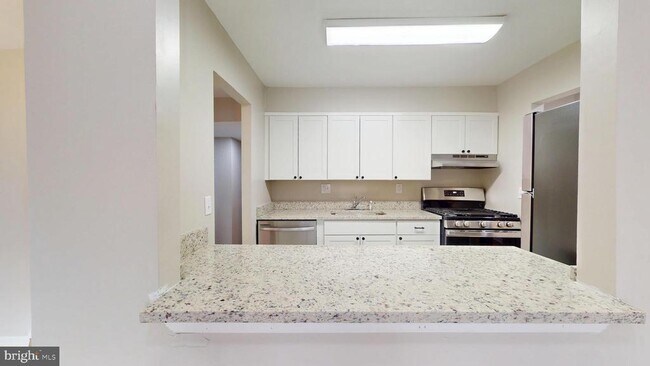 Building Photo - 564 Wilson Bridge Dr