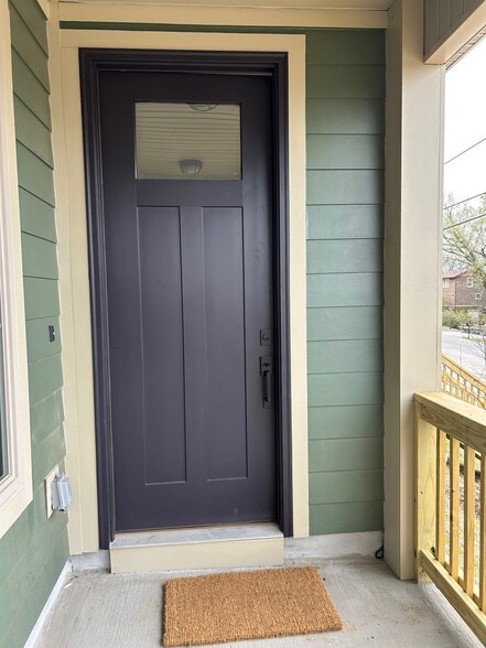 Building Photo - 348 N Fletcher Ave