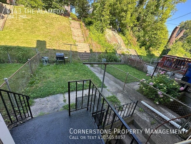 Building Photo - 3 Bed 1.5 Bath | $1500  | 4143 The Alameda...