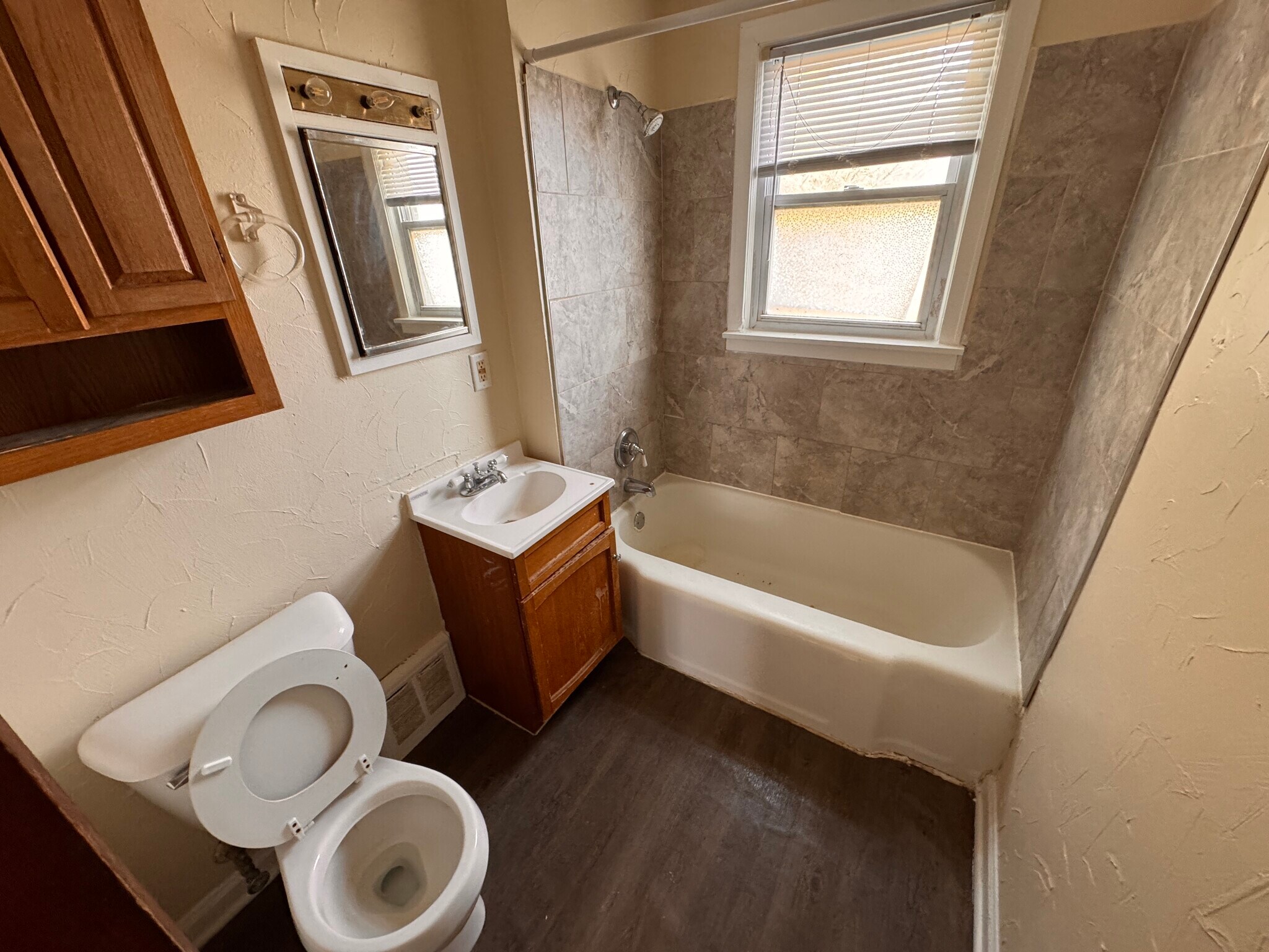 Building Photo - 1321 Manitoba Ave