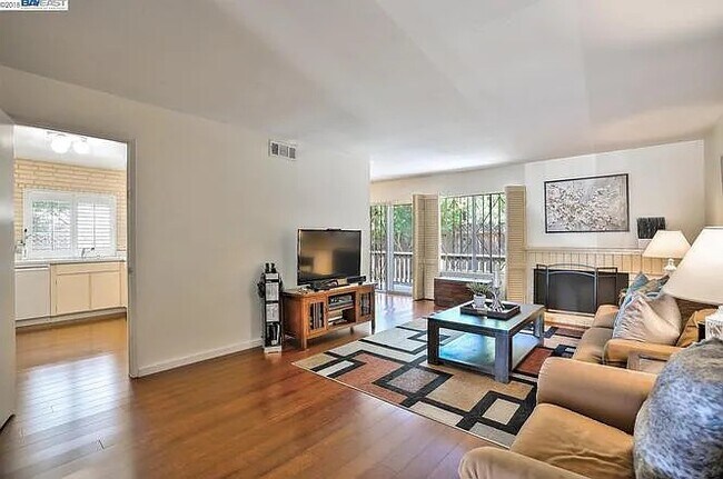 Building Photo - 36264 Brighton Ct