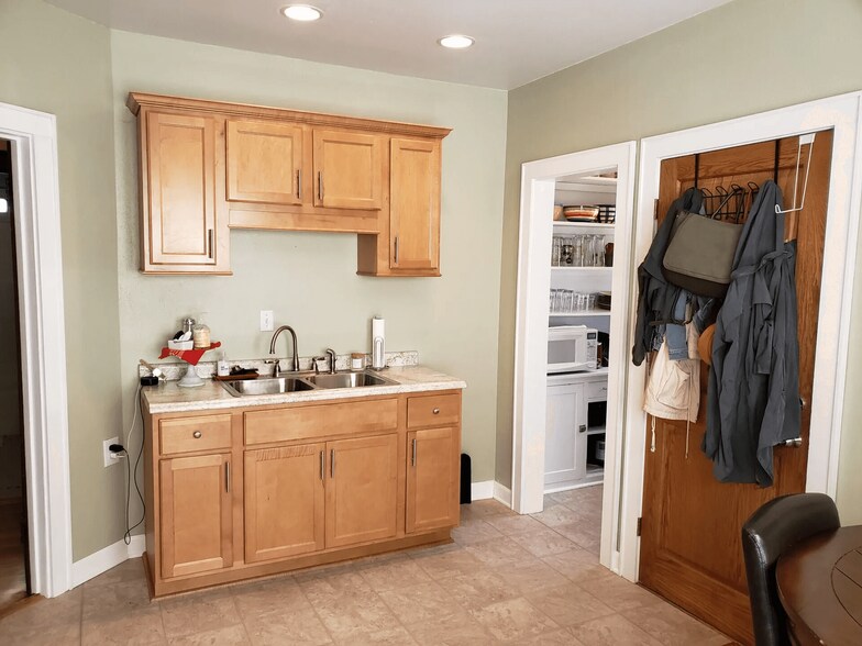 Lower kitchen - 2350 N 65th St
