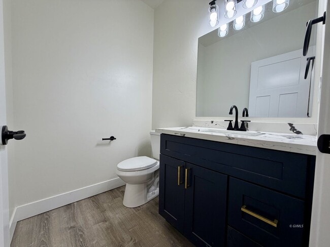 Building Photo - 1204 S Central Ave