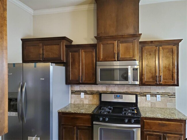 Building Photo - 16113 Juliet Dr