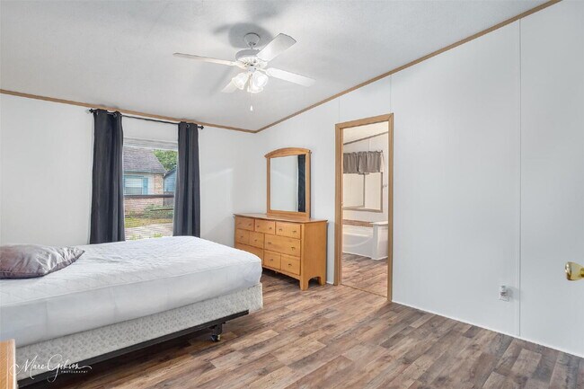 Building Photo - 409 Glen Harbor