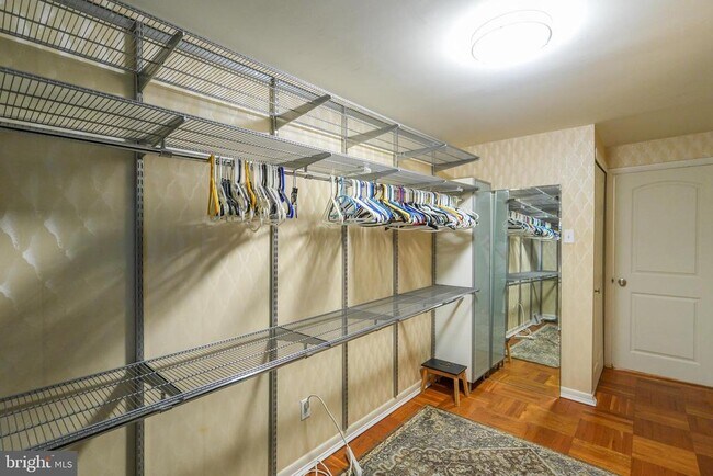 Building Photo - 3161 S Sydenham St