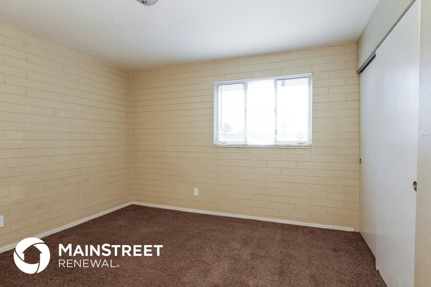 Building Photo - 4902 W Mulberry Dr