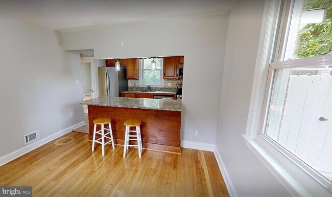Building Photo - 2410 Dexter Ave