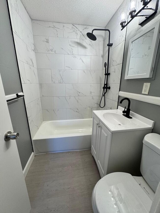 Building Photo - Section 8 Welcome All utilities paid 2 bed 1 bath duplex