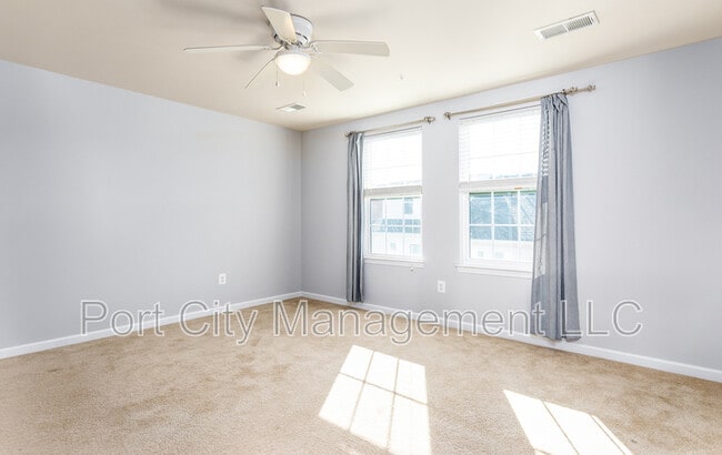 Building Photo - 4519 Foster Ave