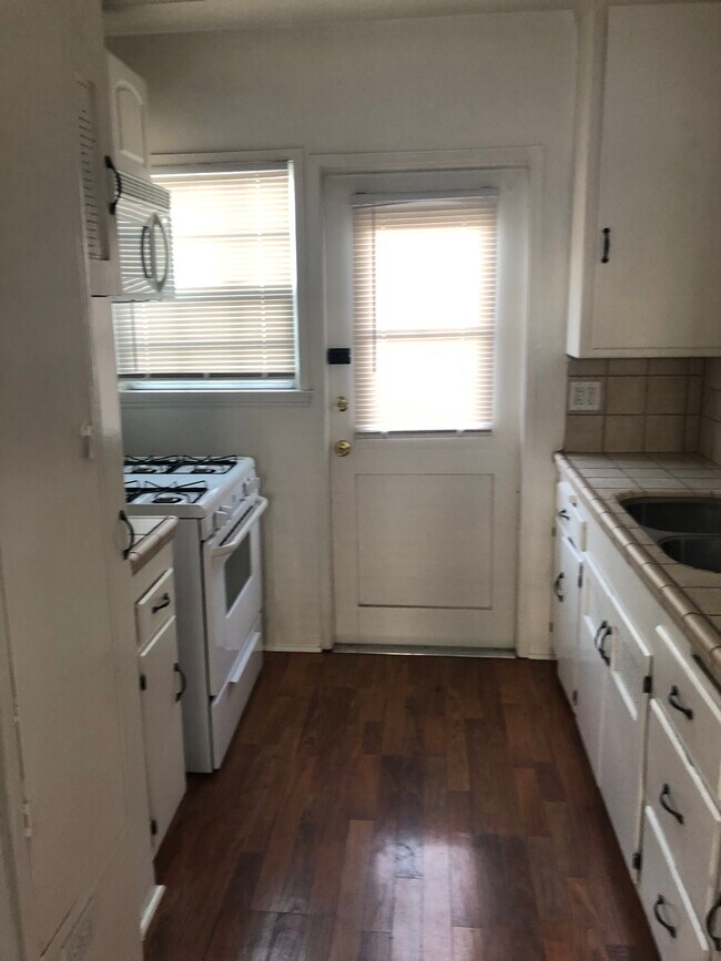 Building Photo - 117 Magnolia Ave