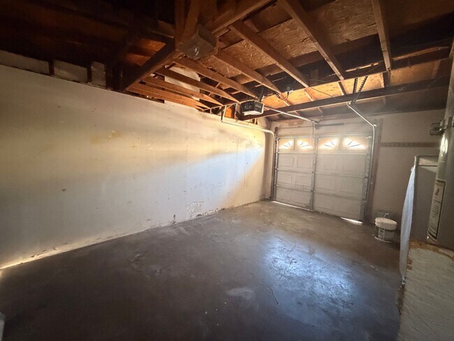 Building Photo - 2150 Paso Robles St