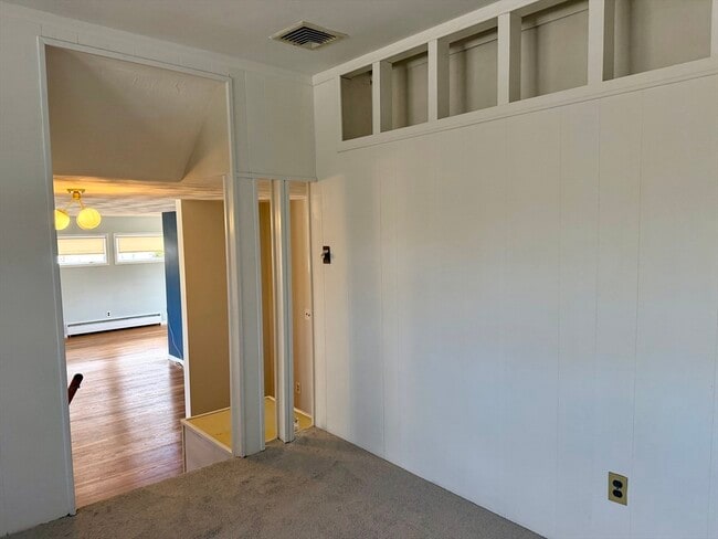 Building Photo - 90 Mill St