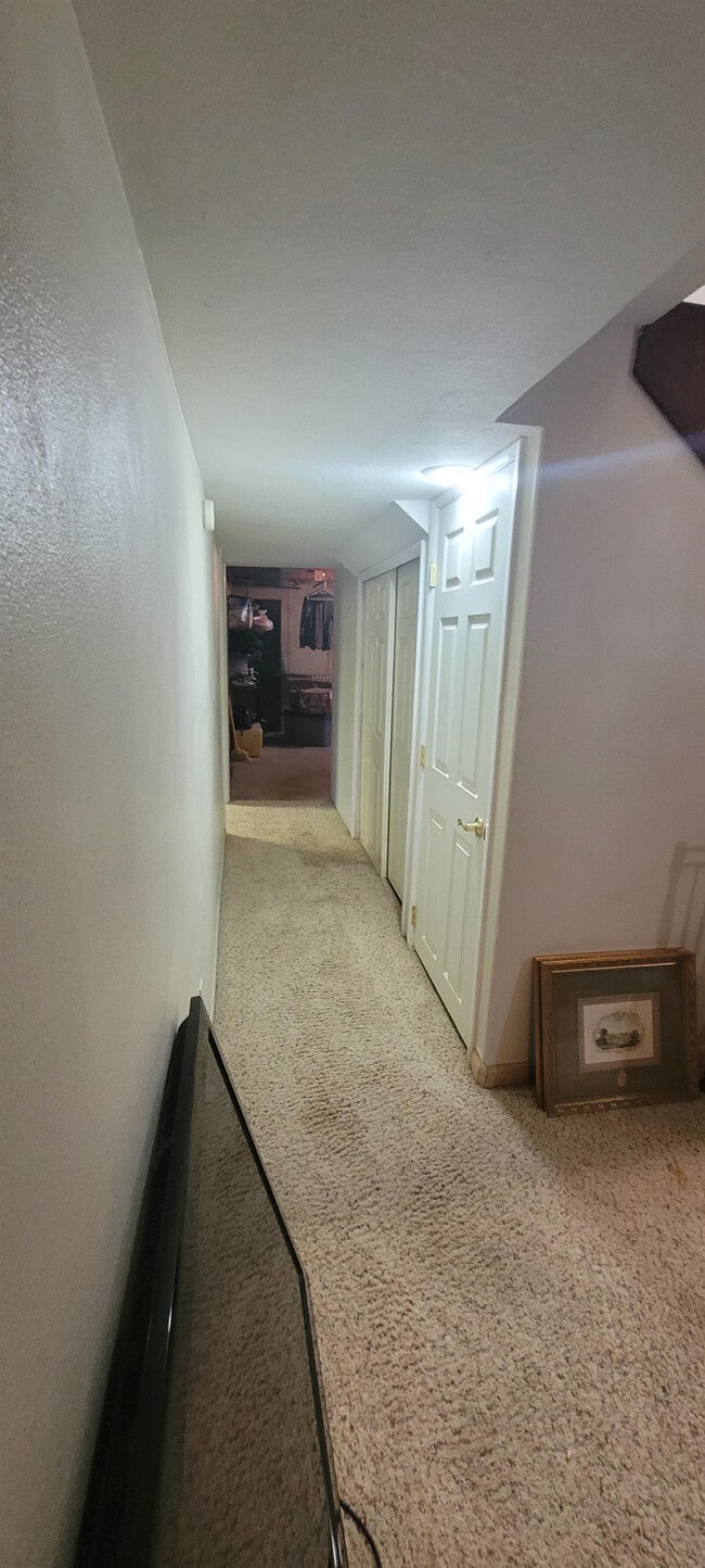 Building Photo - 6304 Kevin Ave