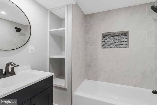 Building Photo - 5511 Callander Dr