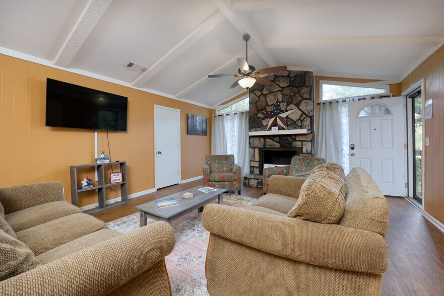 Primary Photo - 4900 Hearthstone Dr