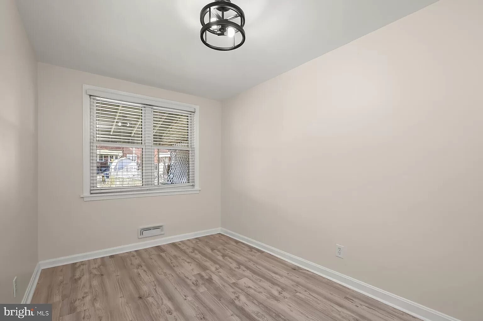 Building Photo - 708 Umbra St