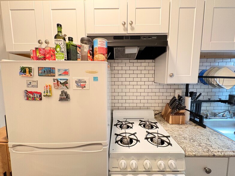 Building Photo - 5718 Ellsworth Ave