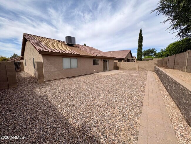 Building Photo - 8556 W Carol Ave