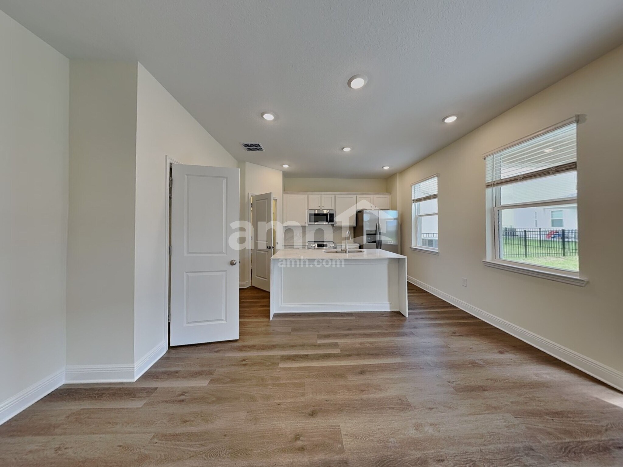 Building Photo - 5939 Sycamore Pl St