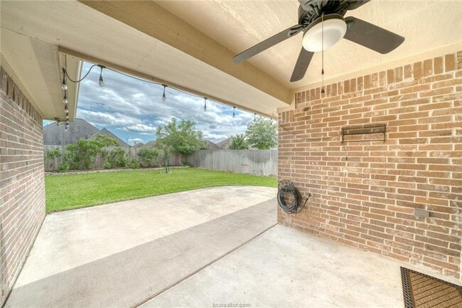 Building Photo - Available August 2026! Adorable 3/2 House in South College Station!