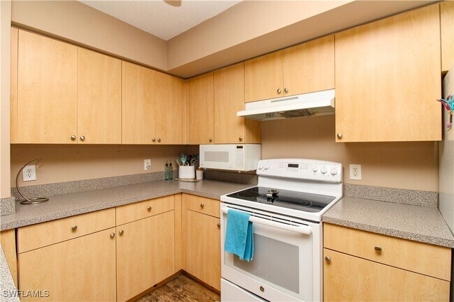 Building Photo - 8659 River Homes Lane