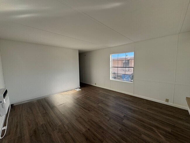 Building Photo - Charming  2 bedroom mobile