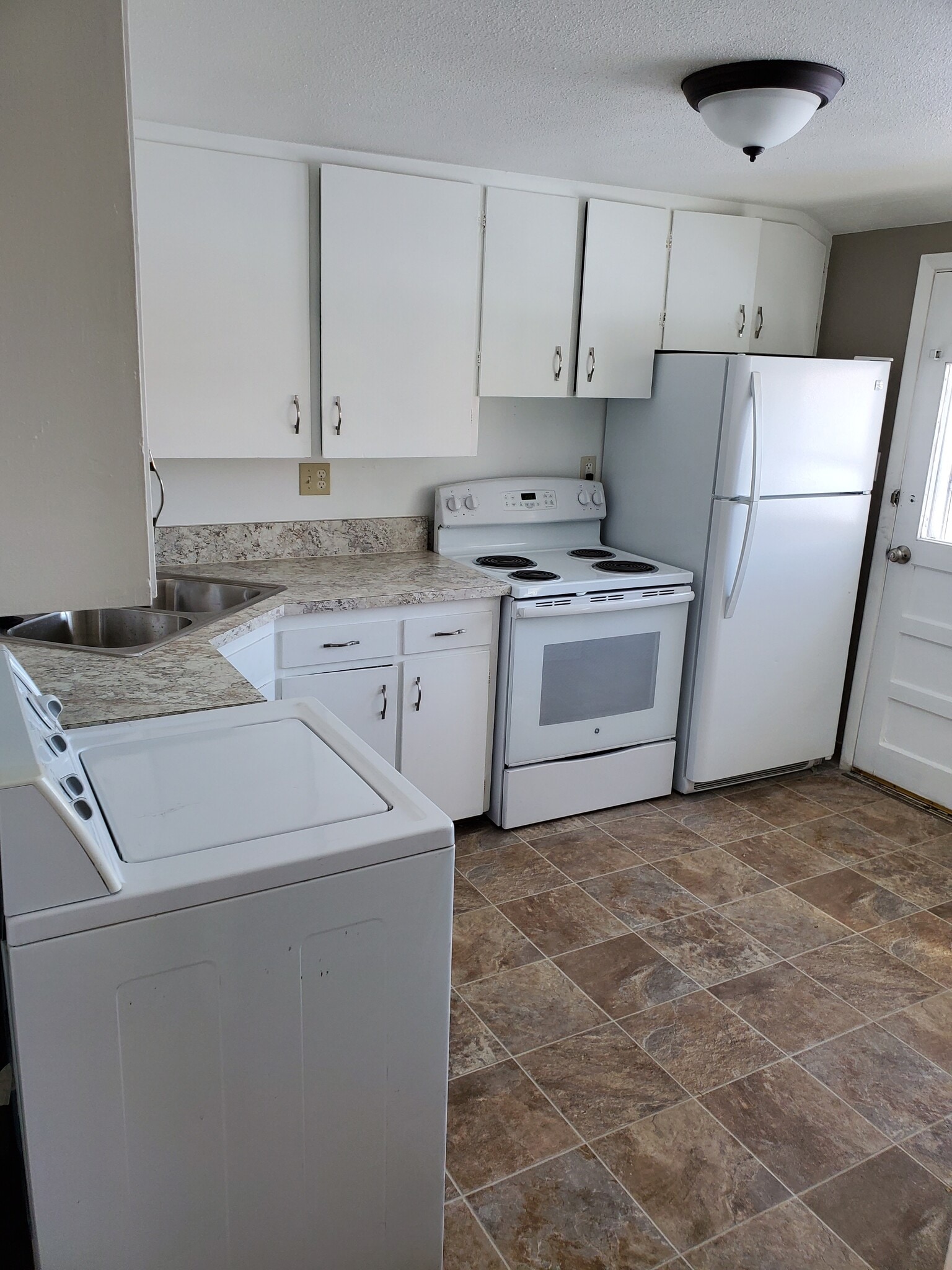 Building Photo - 311 -313 16th Ave Ct