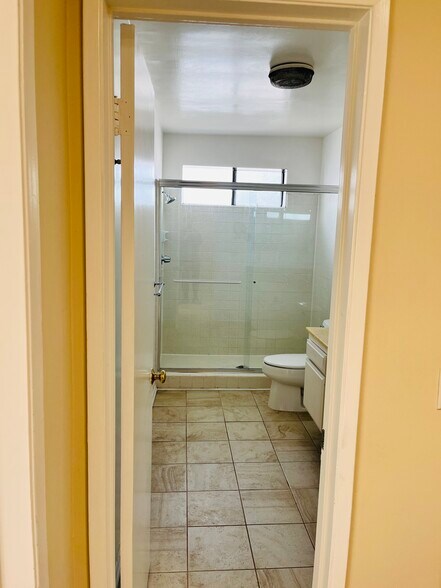 Building Photo - 12731 Pacific Ave