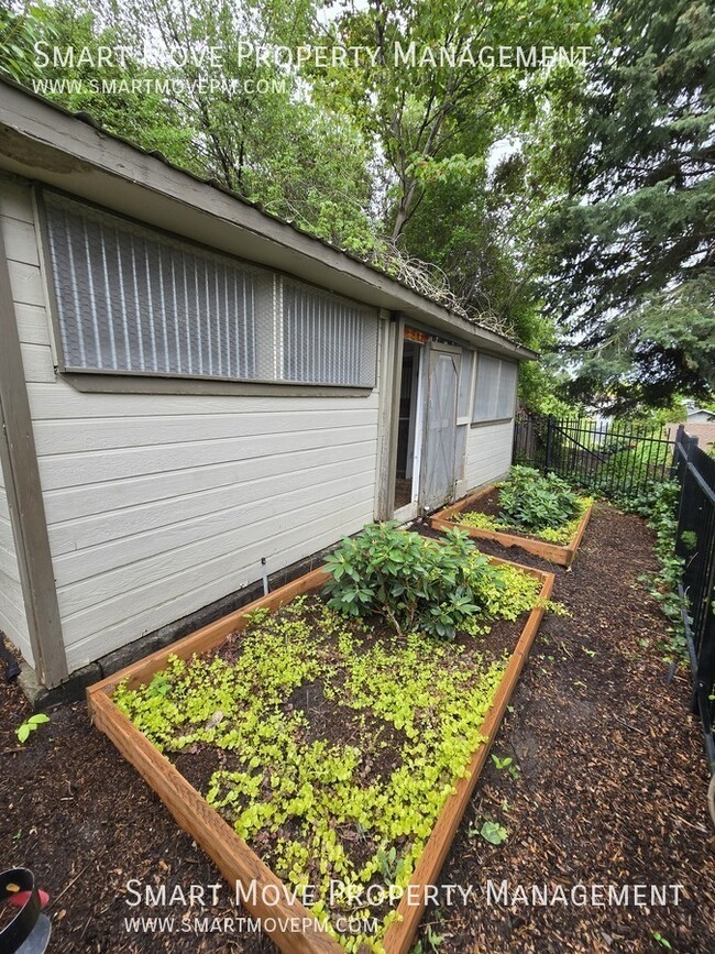 Building Photo - 945 Hearthstone Dr