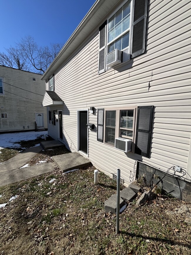 Building Photo - 119 S 8th St