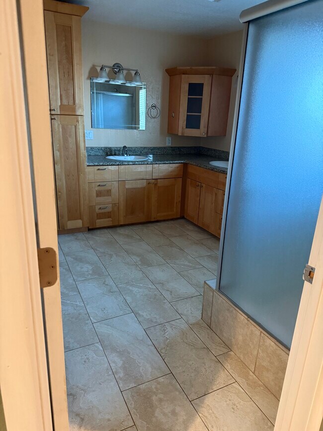 Building Photo - 7940 E Constant Pl