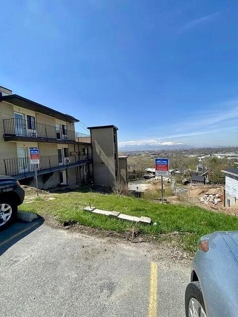 Building Photo - 599 N Darwin St