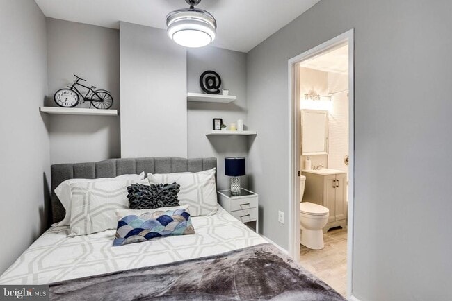 Building Photo - 1021 Arlington Blvd