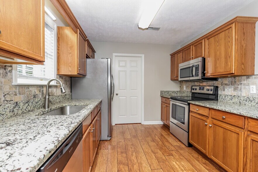 Building Photo - 908 Buckhaven Dr