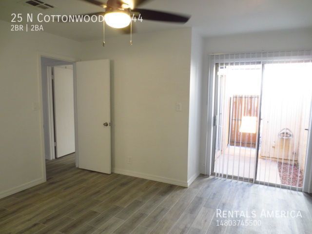 Building Photo - 2 Master Bedrooms in Fully Remodeled, Sing...