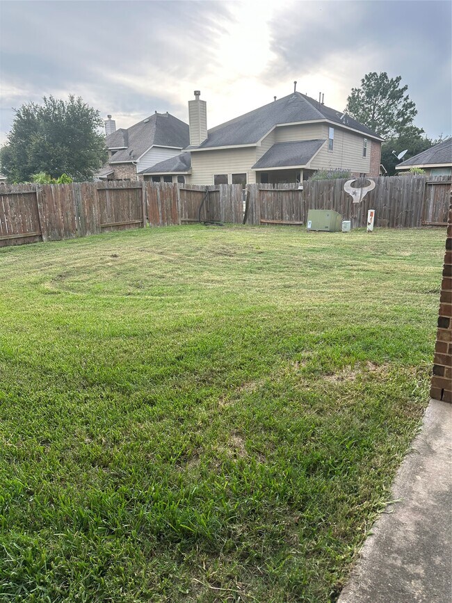 Building Photo - 13915 Sawmill Run Ln