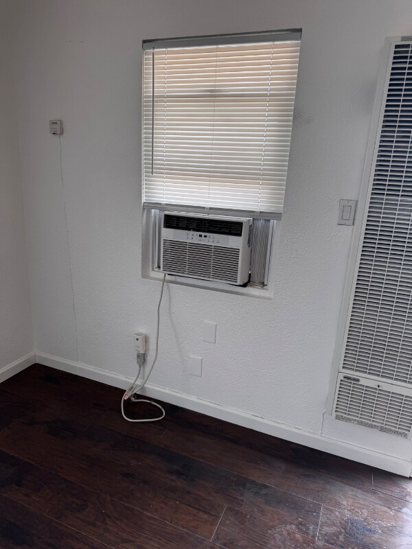 Building Photo - 8557 Juniper Ave