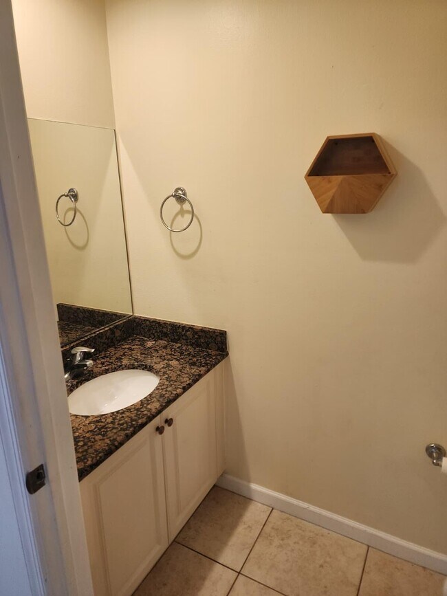 Building Photo - 460 Marbella Dr