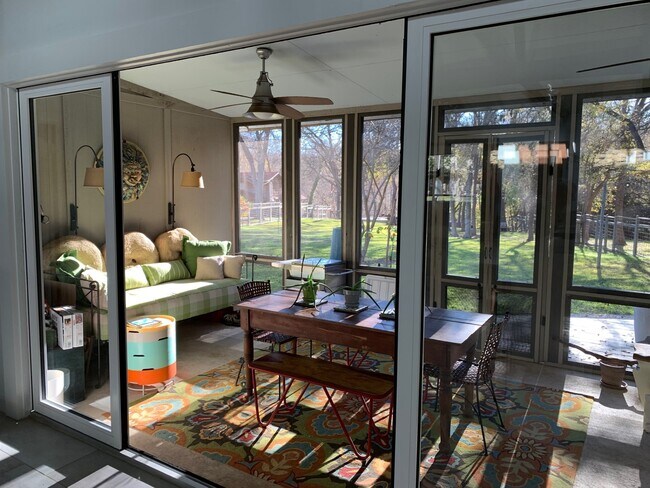 Building Photo - 710 Whippoorwill Dr