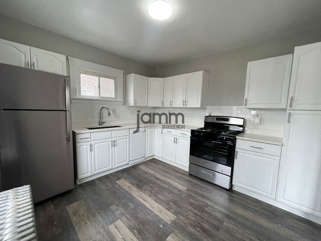 Building Photo - 1548 Alameda-Upper