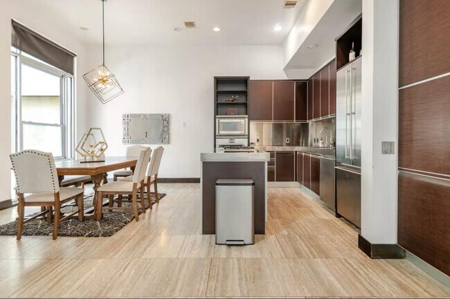 Building Photo - 4118 Floyd St