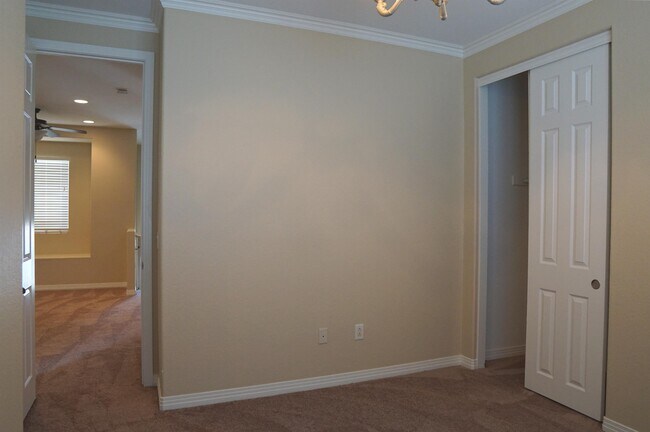 Building Photo - 35579 Domani Dr
